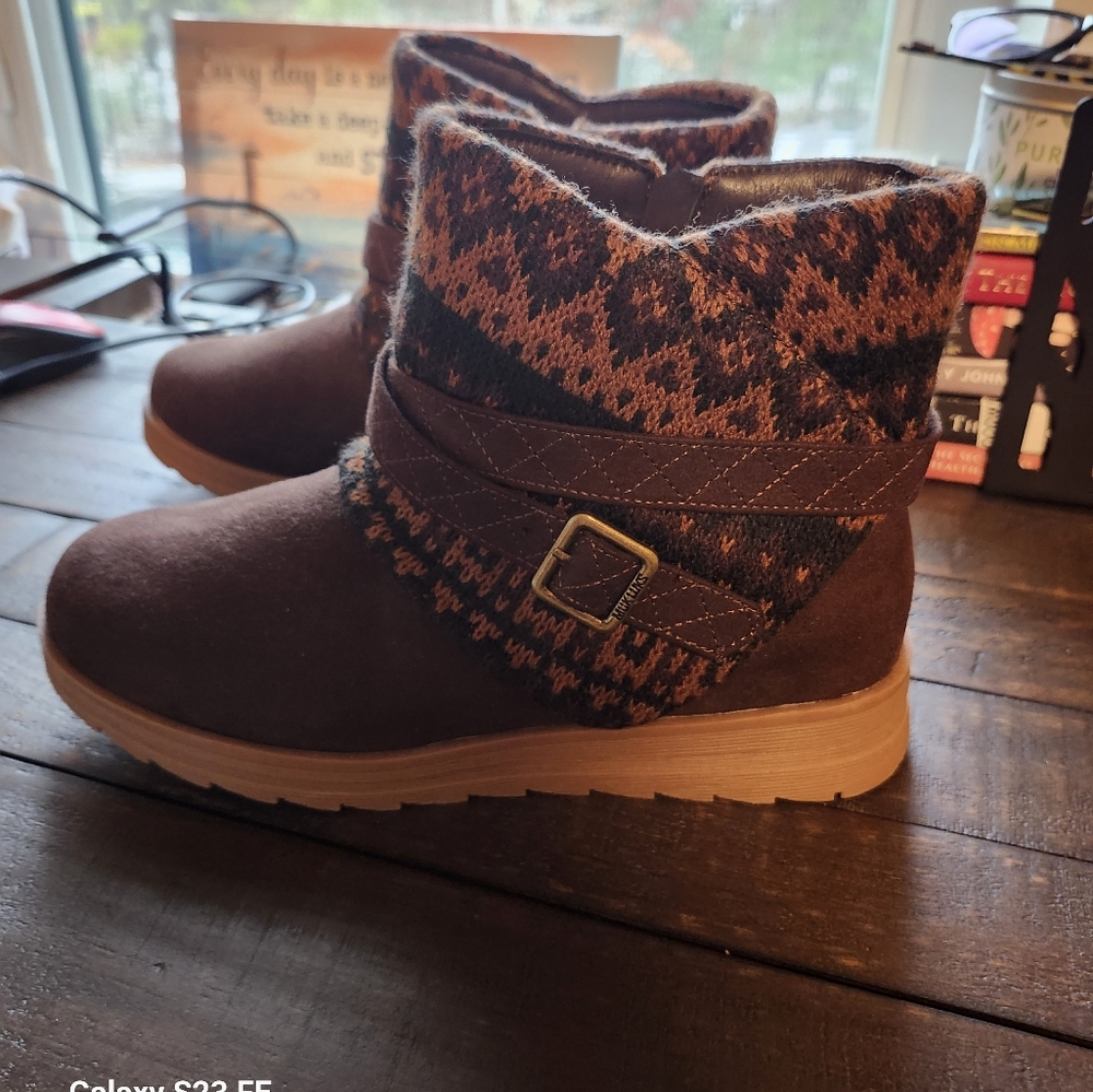 Cozy Brown Knit Ankle Boots- Never worn. No box.